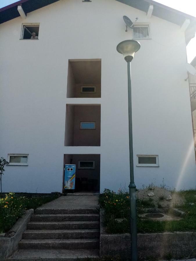 Apartman Pivsko Jezero Hotel Plužine Kültér fotó